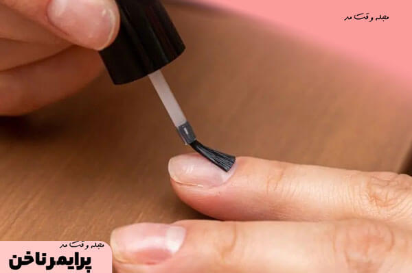 The nail primer creates a smooth and uniform surface in the nail