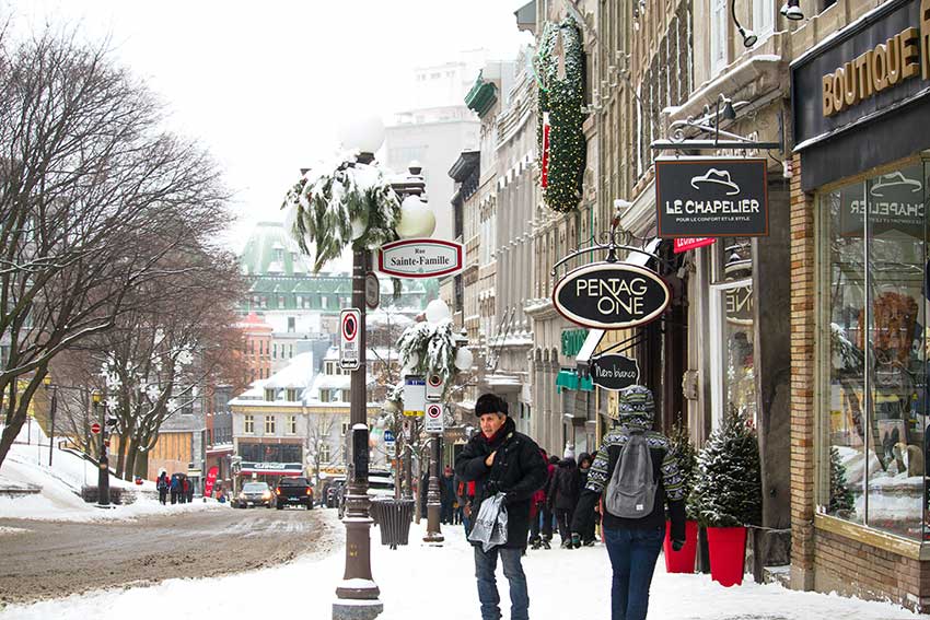 Immigration to Quebec, complete, accurate and with sufficient details 19 Residence Canada Quebec