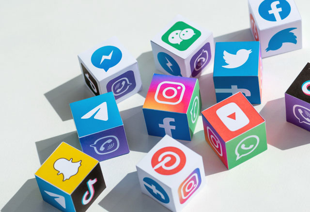 Learn the optimal use of social networks