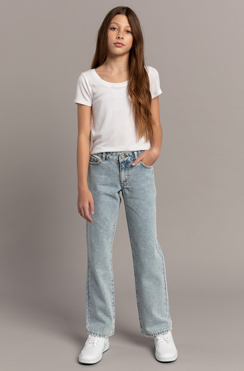 Crotch short and straight