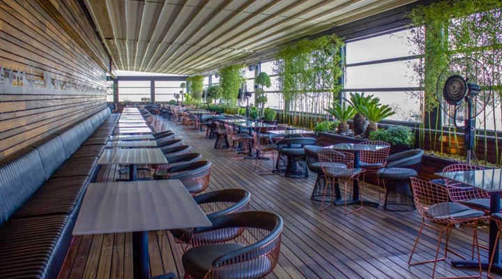 Royal Terrace food court is one of the best food courts in Tehran