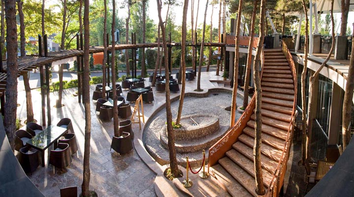 The food court of the Revolution Club is one of the best food courts in Tehran