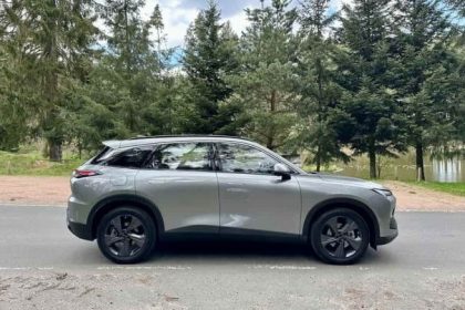 Side view of the Beijing X55 bike