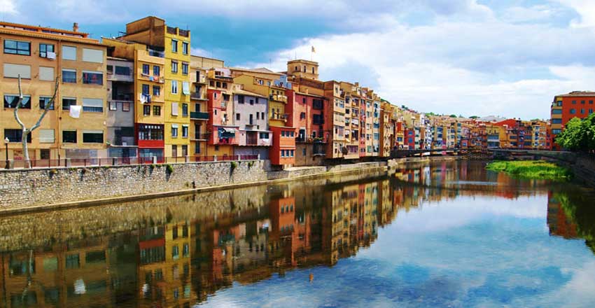 The old city of Girona is one of the must-see places in Spain
