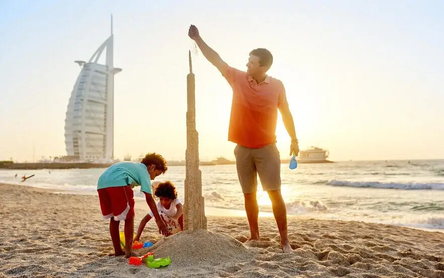 The best time to travel to Dubai to enjoy the beaches and sunbathing
