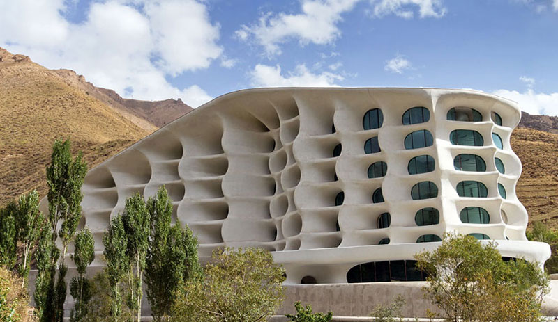 The exterior of Barin Shamshak Hotel; Photo source: loginbrands.com website; Photographer: Unknown