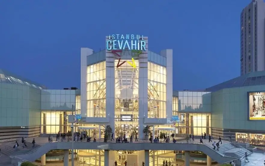 Travel to Istanbul for shopping