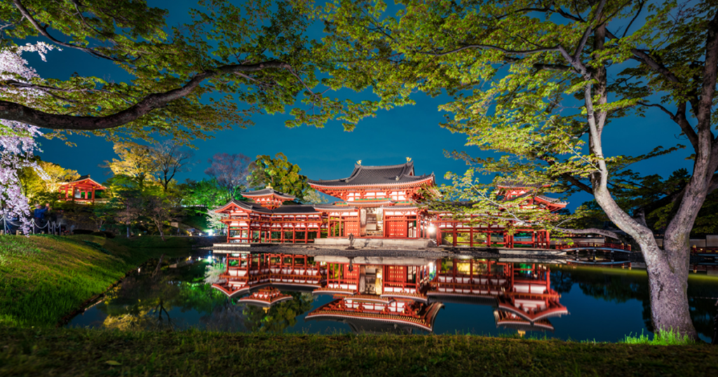 An image of Byodo-in, one of Japan's temples 
