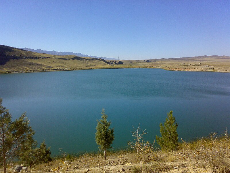 The nature of Bezegan Lake, photo source: Wikipedia, photographer: Sanchooli