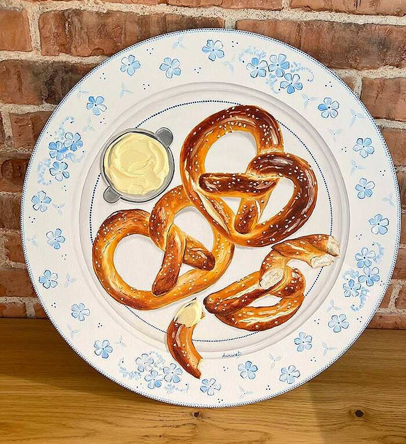Pattern of pretzel bread on the plate