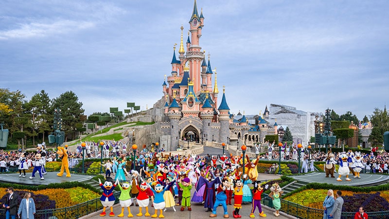 Disneyland (Disneyland Paris); One of the most exciting attractions in Paris