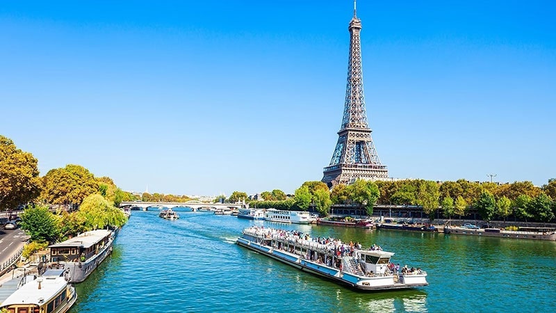 Seine River is one of the most beautiful attractions in Paris