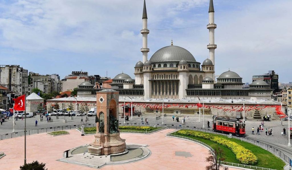 Distance from Istanbul Taksim Square to Canadian Embassy