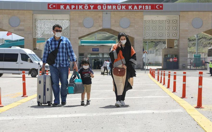 Land travel guide to Van from 0 to 100 4 Travel to Türkiye from Razi Kapikoy border