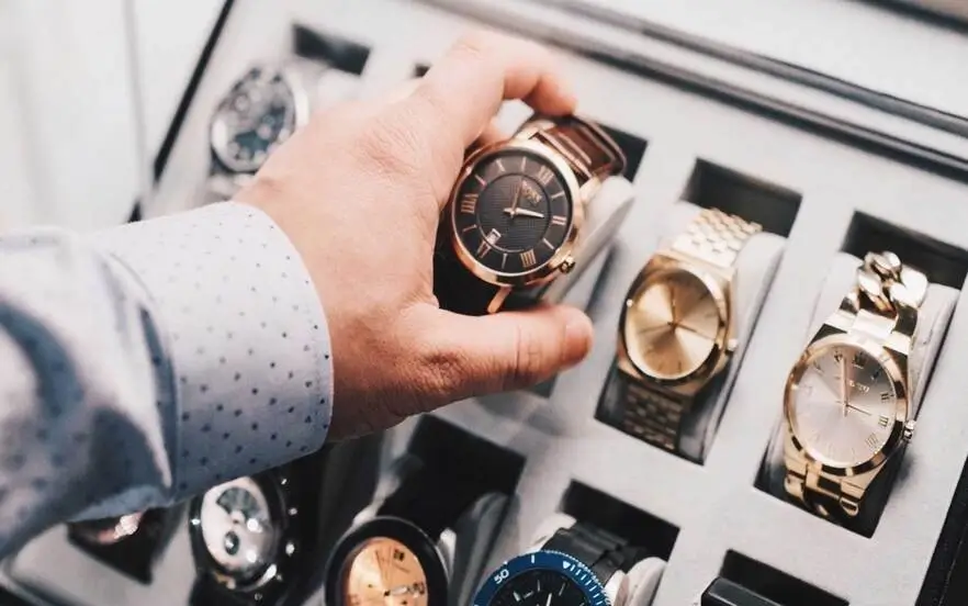 Buy watches in Dubai