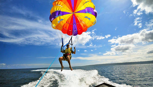 Water sports in Kish