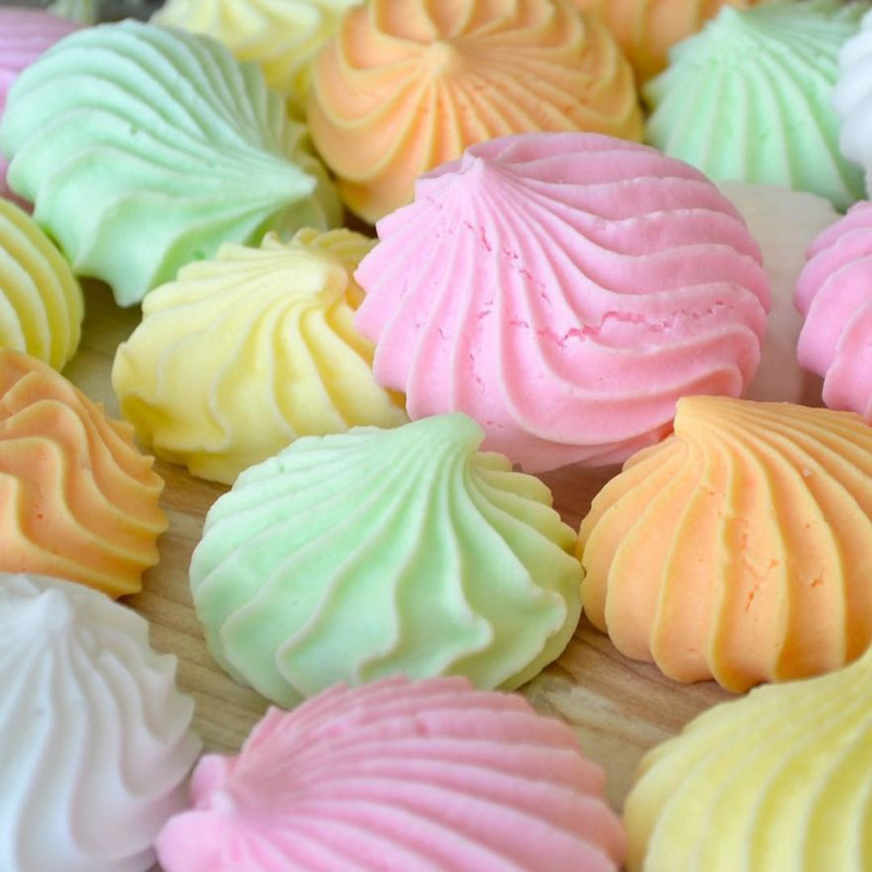 Soap in the form of colorful meringues