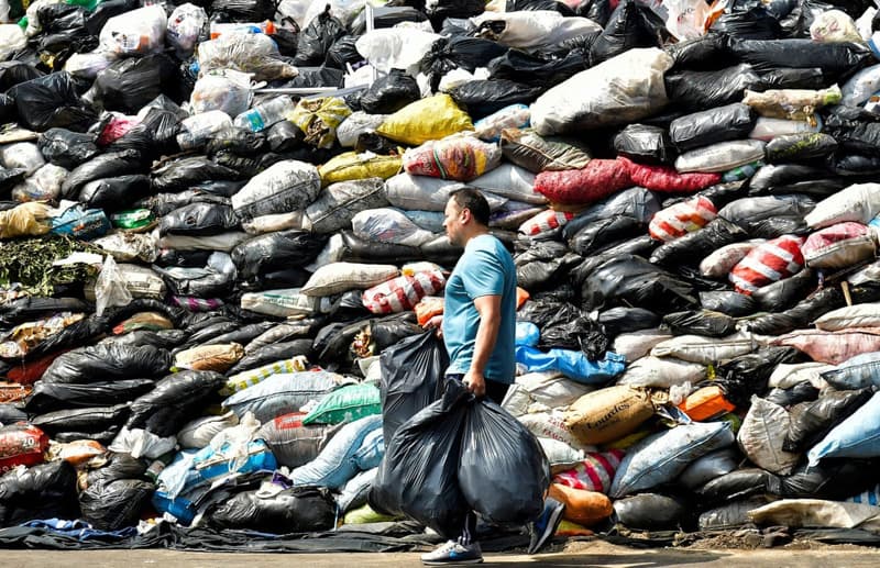 Garbage bags pile up in Bolivia after people block a landfill