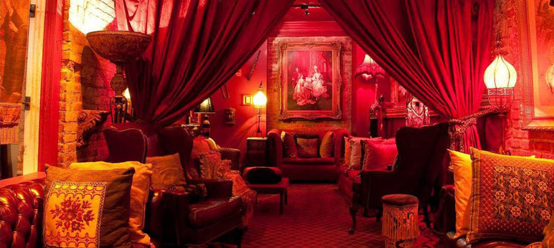 Muriel Restaurant's Red Room; Photo source: atlasobscura.com website; Photographer: Unknown