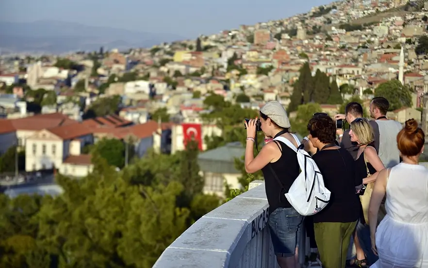 Suitable clothes for a trip to the bath in the summer