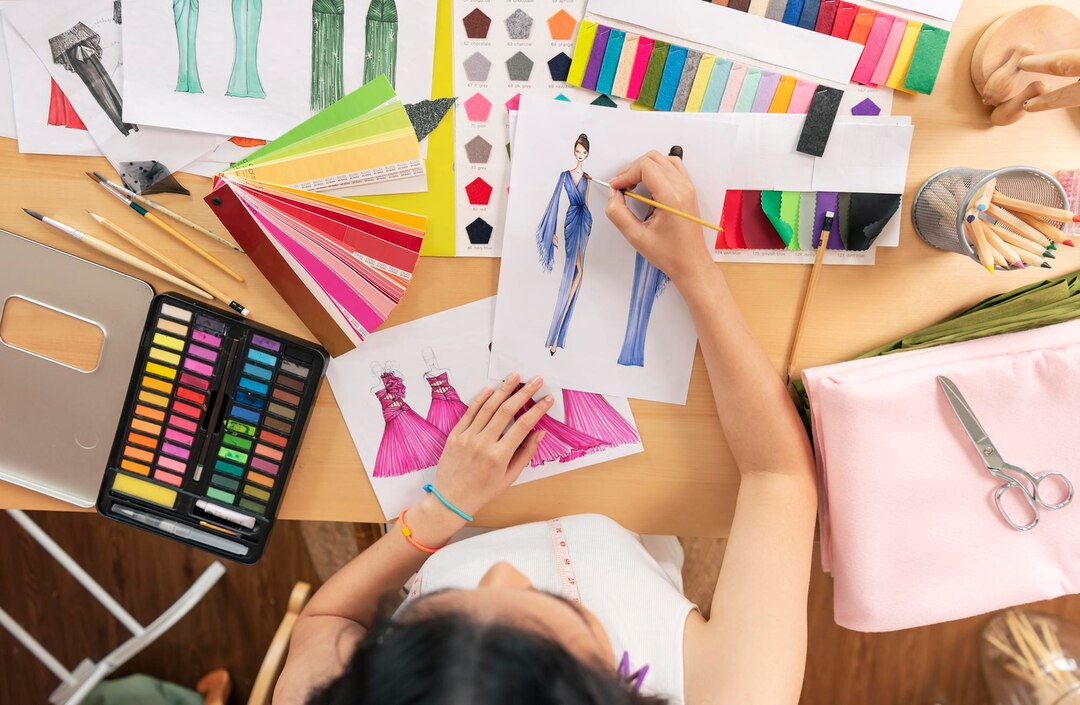  Studying in the field of clothing design: advantages and disadvantages