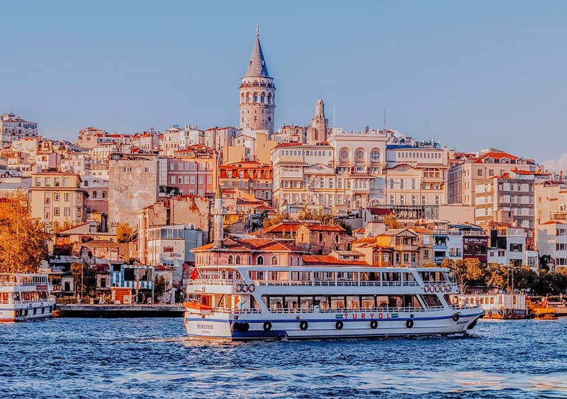 Istanbul passenger ships in the Bosphorus, photo source: tours and tickets site, photographer: unknown