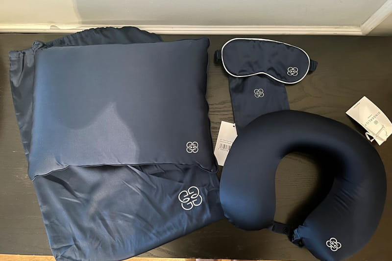 Sleeping equipment on the plane, photo source: travel leisure site, photographer: unknown