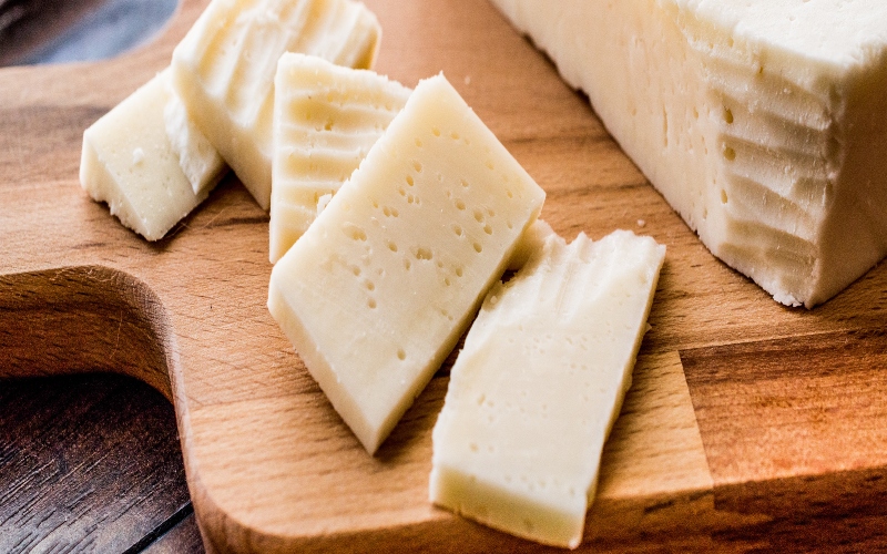 Turkish Mihalic cheese slices; Photo source: tasteatlas.com. Photographer: Unknown