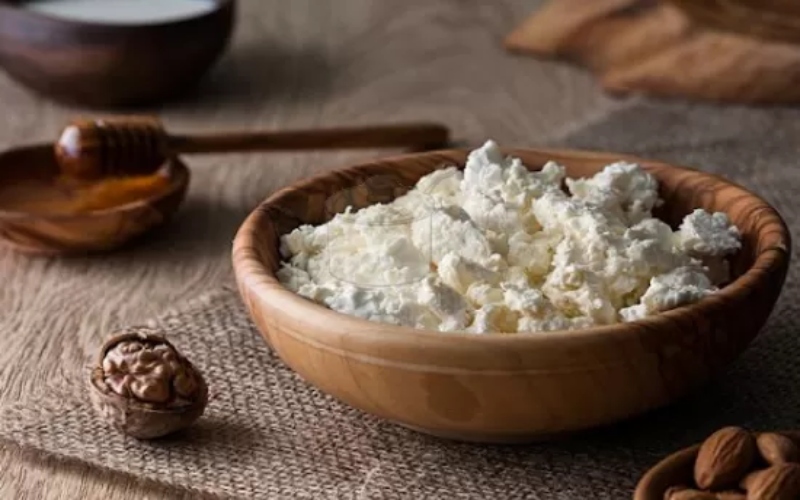 Turkish Kopanisti cheese with walnuts; Photo source: ugurozsoy.com. Photographer: Unknown