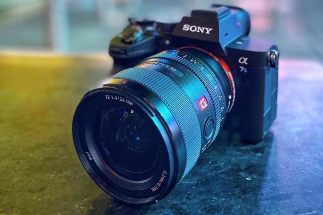 Comparing the technical features of the Sony a7s iii camera with the Sony a7 iv