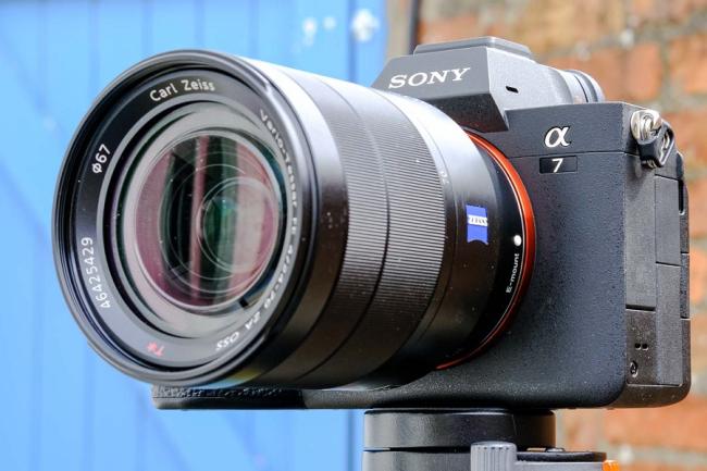 Comparison of additional features and capabilities of the Sony a7s iii camera with the Sony a7 iv