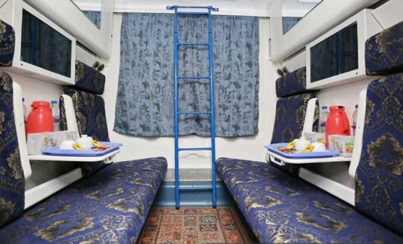 Omid Raja's four-seat train; Photo source: photo.downloadefilm.ir site. Photographer: Muhammad Ali