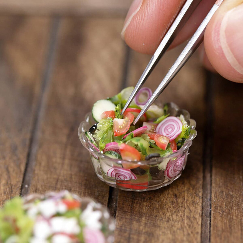 A miniature salad bowl made by Aron Shai