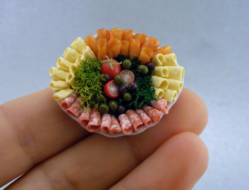 Miniature ham and vegetable dish made by Aron Shai