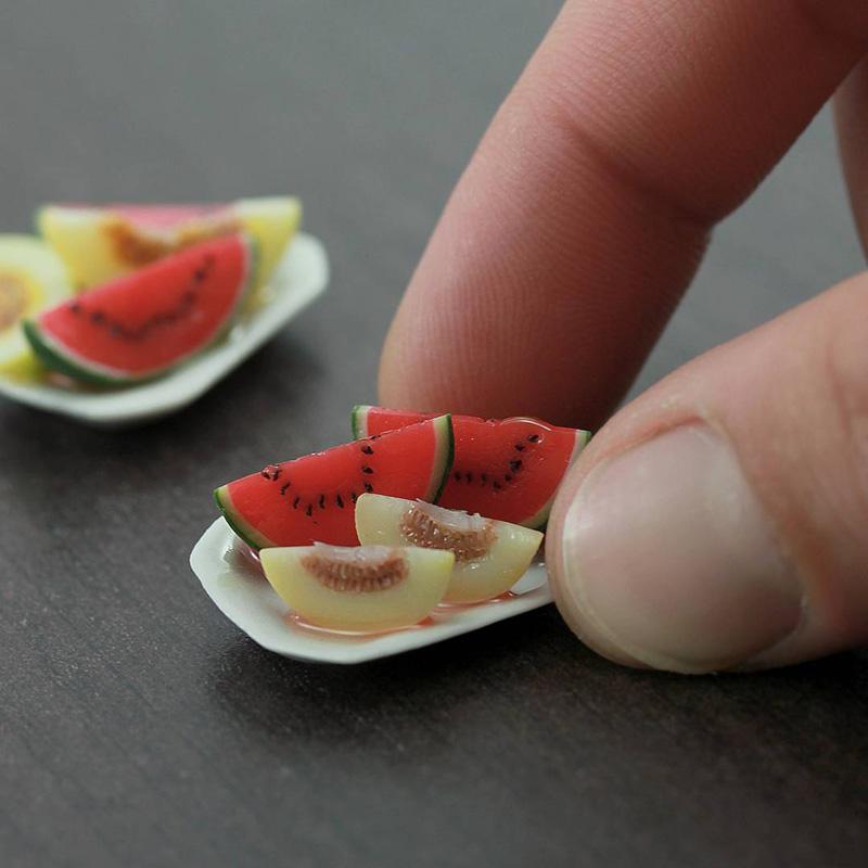 Miniature fruit bowl made by Aron Shai