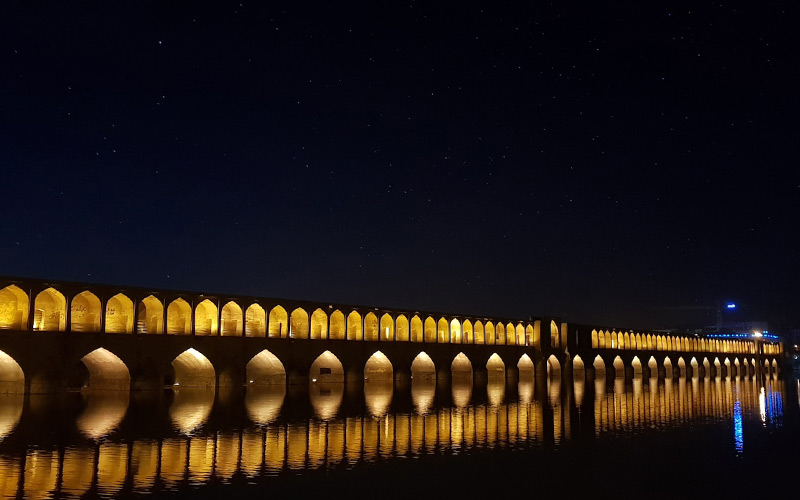 Thirty-three bridges in the night, photo source: unsplash.com, photographer: Fouad Memarian