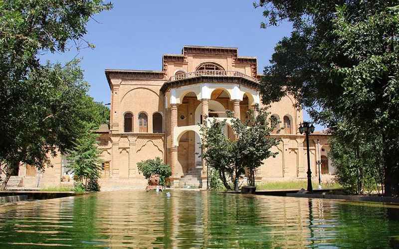 Khosroabad Mansion, Sanandaj, photo source: Google Map, photographer: Hossein Mohammadi
