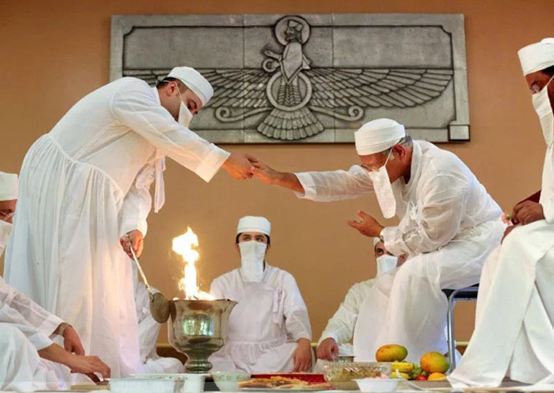 Mobdan and Zoroastrian rituals, source: tappersia, photographer: unknown
