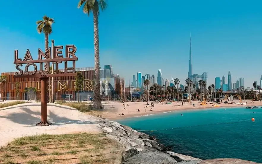 General atmosphere of La Mer beach in Dubai