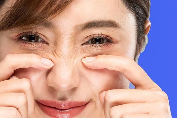 Blackhead under the skin of the nose