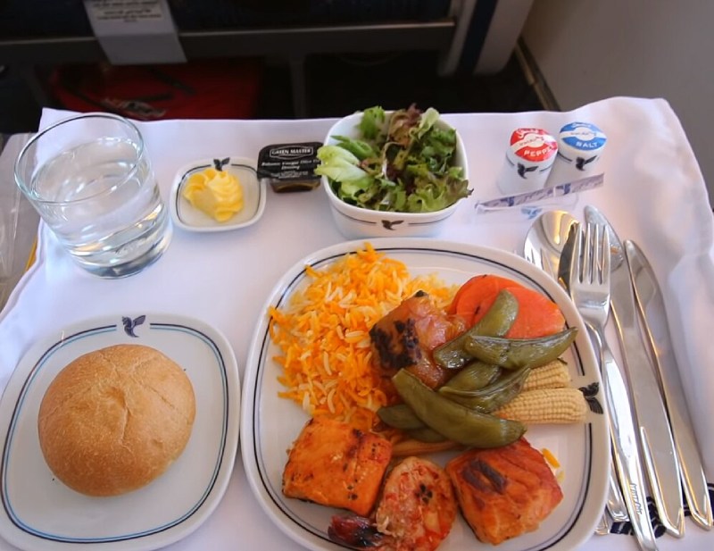 Iran Air hospitality; Photo source: Wikimedia site. Photographer: Aicvh99