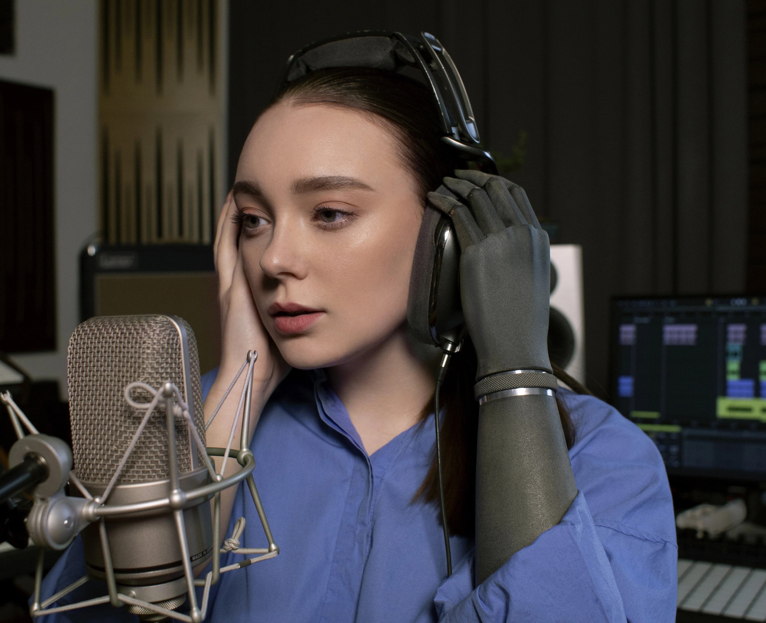 Smart features and capabilities of Esper Hand mechanical hand