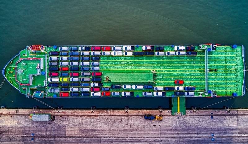 Car transport with Landigraph; Photo source: Shahan News website. Photographer: Unknown