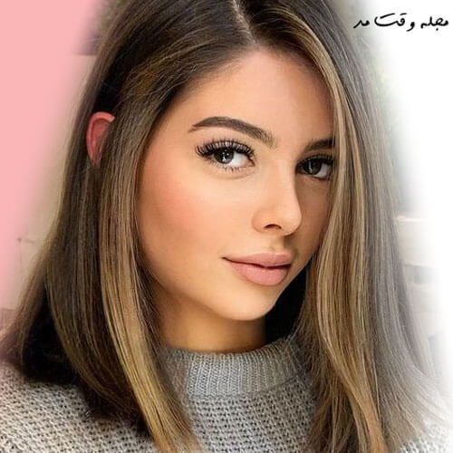 Short hairstyle with caramel face frame