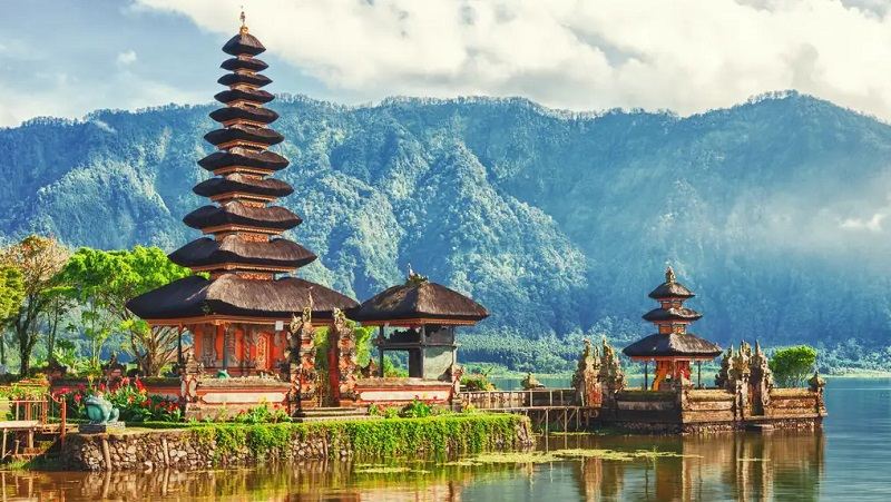 Balinese nature in autumn; Photo source: website toursontheweb.nl. Photographer: Unknown