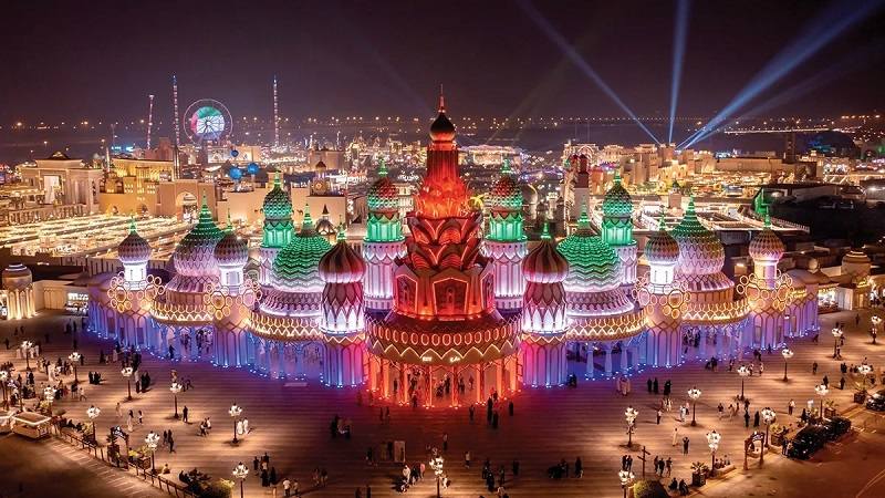 Dubai World Village with night lighting; Photo source: platinumlist.net website. Photographer: Unknown