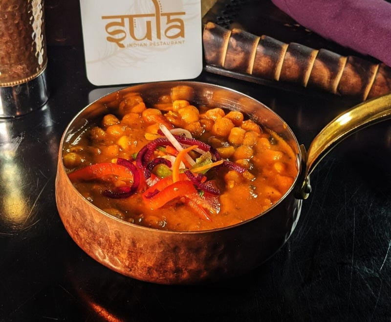 Chule or chickpea curry; Photo source: sulaindianrestaurant; Name of the photographer: unknown