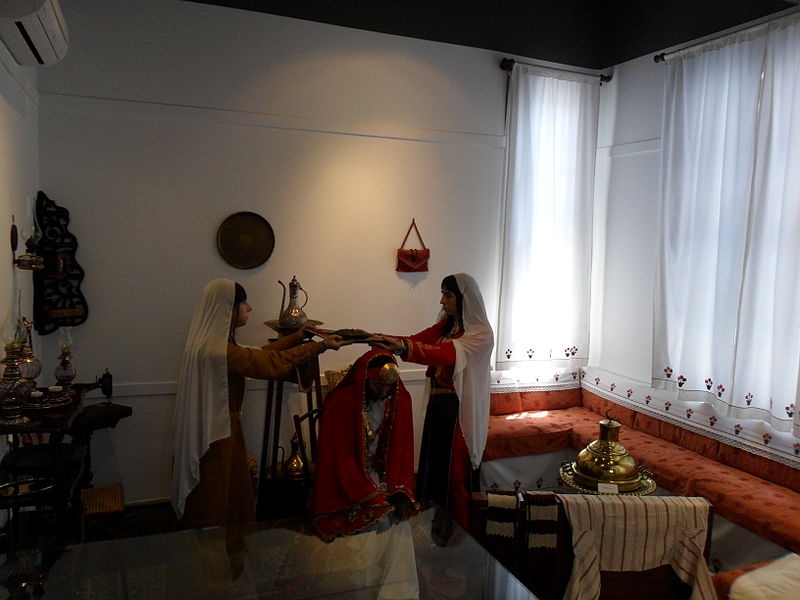 Female sculptures of Samsun City Museum. Source: Wikimedia; Photographer: Cobija