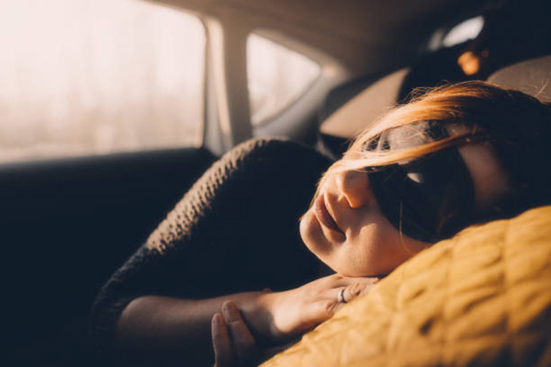 Using blindfolds while traveling by car; Photo source: istockphoto.com; Photographer: Unknown