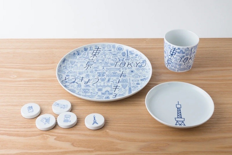 cups and other containers of images of Tokyo; Photo source: website store.e-kihara.co.jp. Photographer: Unknown